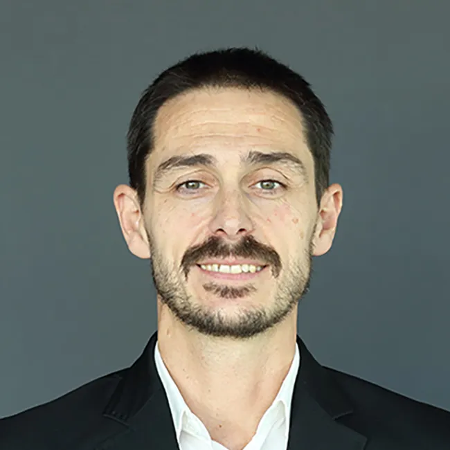 Portrait Javier Davila