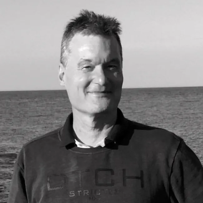 Henrik Akerlund_portrait pic_3373.png