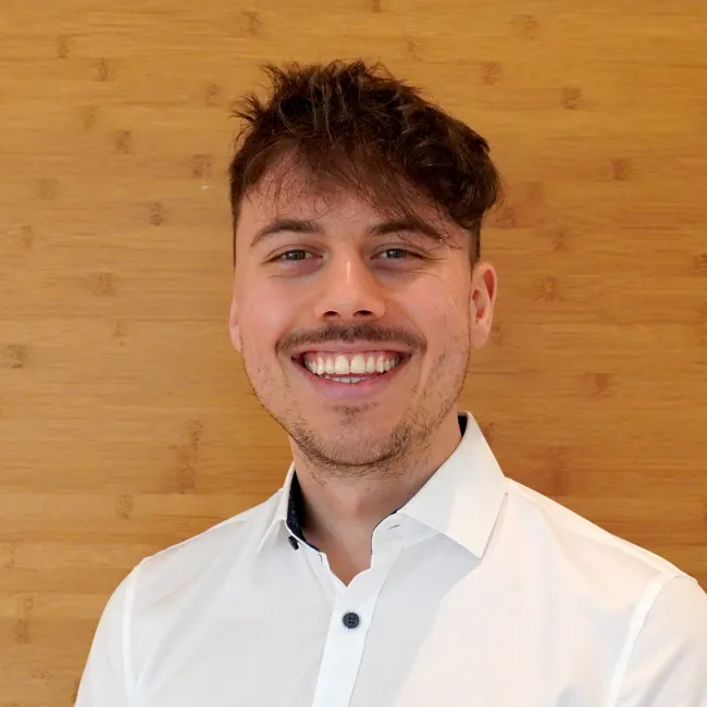 Max Rosenau_portrait pic.jpg